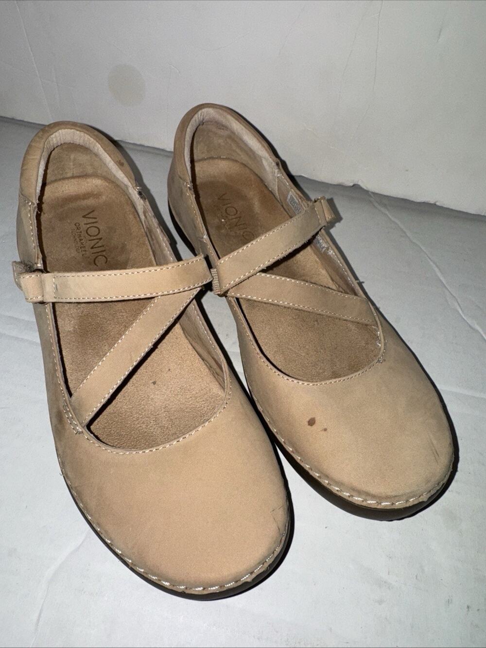 Vionic Judith Women's Beige Suede Mary Jane Flats Comfort Ortha Heel Shoes 8.5